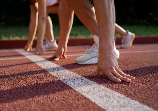 startlijn op atletiek baan