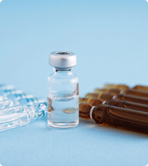 verschillende ampullen met testosteron voor injectie